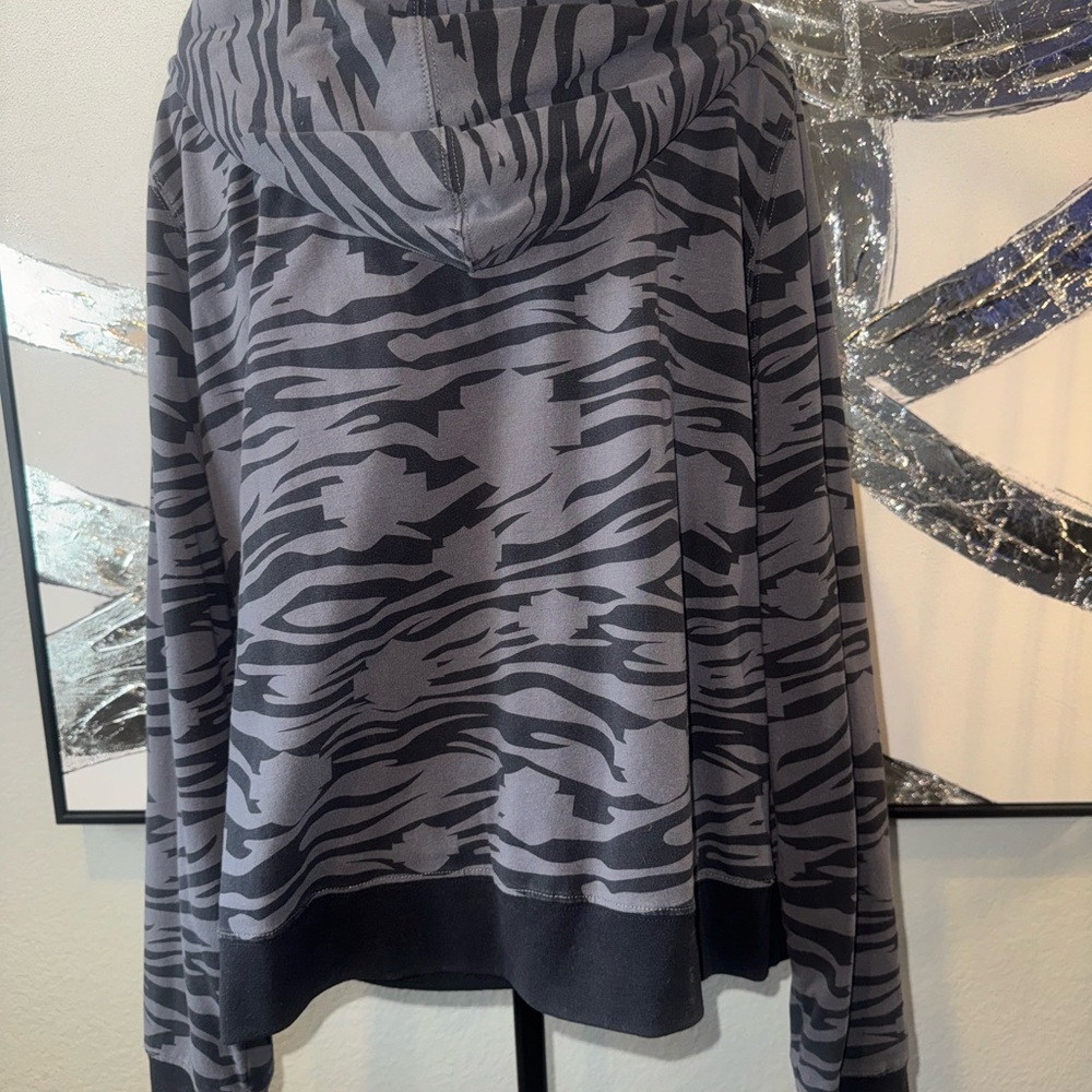 Harley-Davidson Reversible Black & Gray Zebra-Stripe Zip Hoodie with Orange Logo - Picture 5 of 8